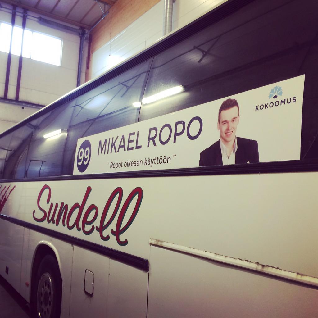 MikaelRopo's tweet photo. Ropon vaalimainoksen voit bongata myös Sundellin kaupunkibussista! #ropo2015 #sundell #pori http://t.co/CjGjumHhKQ