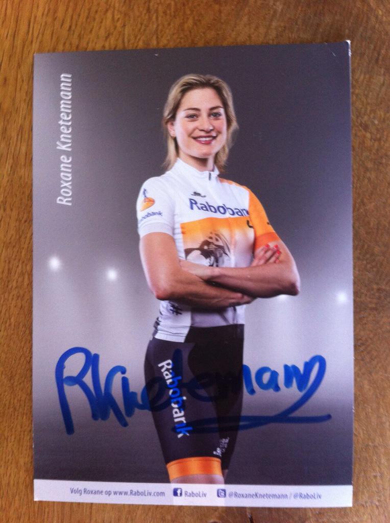 tessadolfijn's tweet photo. Nog een reden om te komen! Veilingitem Wielrenpak Roxanne Knetemann gesigneerd! @wvworkum http://t.co/CJXWppSXFb