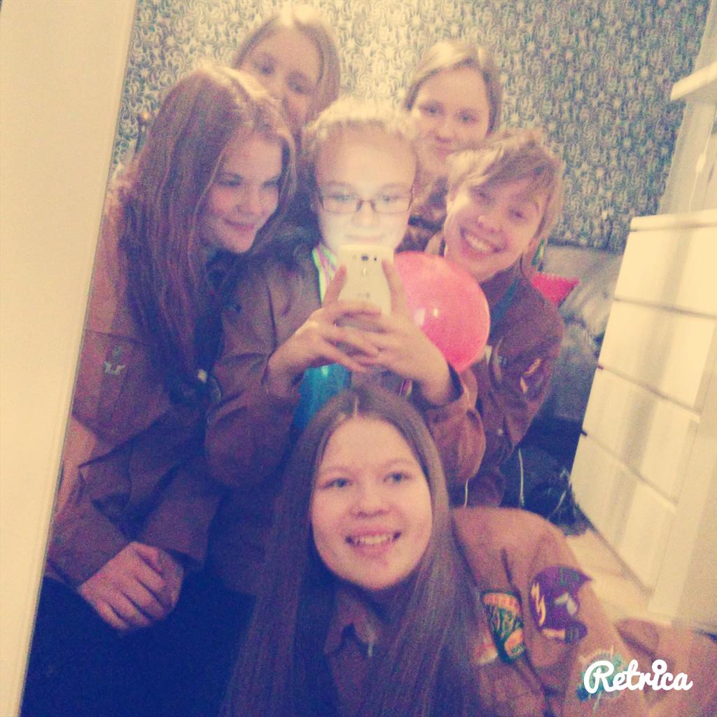 anni_jarvinen's tweet photo. Murut piti yllätys synttärit😘🎉 kiitos eilisestä kaikille💋 oli ihana ilta👌💖 #lastnight http://t.co/B7MEdlDDiI