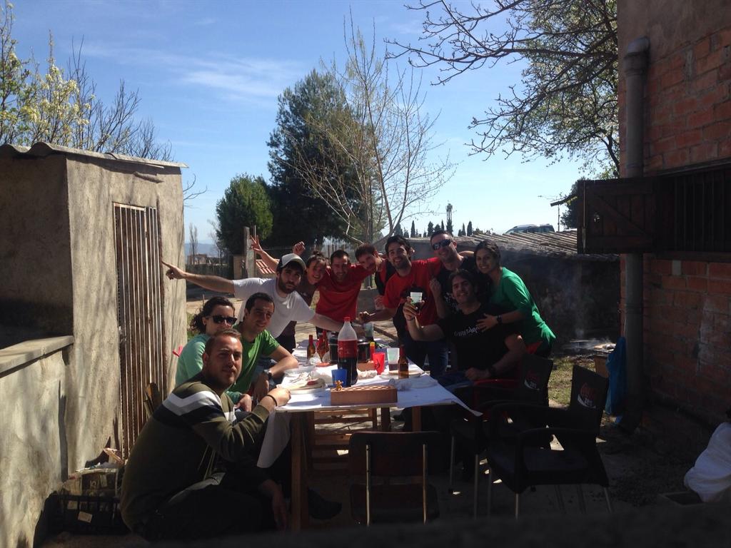 Albertlopezr's tweet photo. Eskaquis not dead, are in the Mercadal http://t.co/ngFrZGRHnM