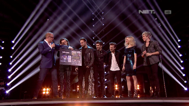 mdtvindonesia's tweet photo. Congrats @onedirection #BBCMusicAwardsOnNETtv http://t.co/lxxzJTS22L