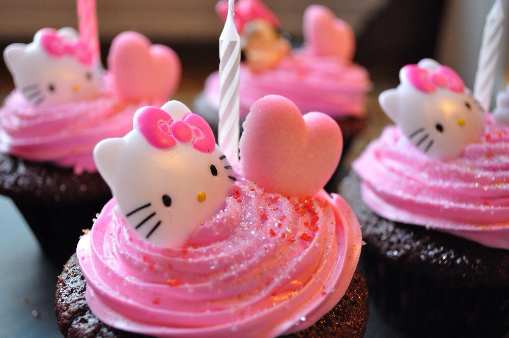 VivianFairrow's tweet photo. @DiamyChanel
I hope that you've enjoyed your birthday, Sweetie!🍰🎈🎉🎁
❤️Mom http://t.co/gCknwqJces