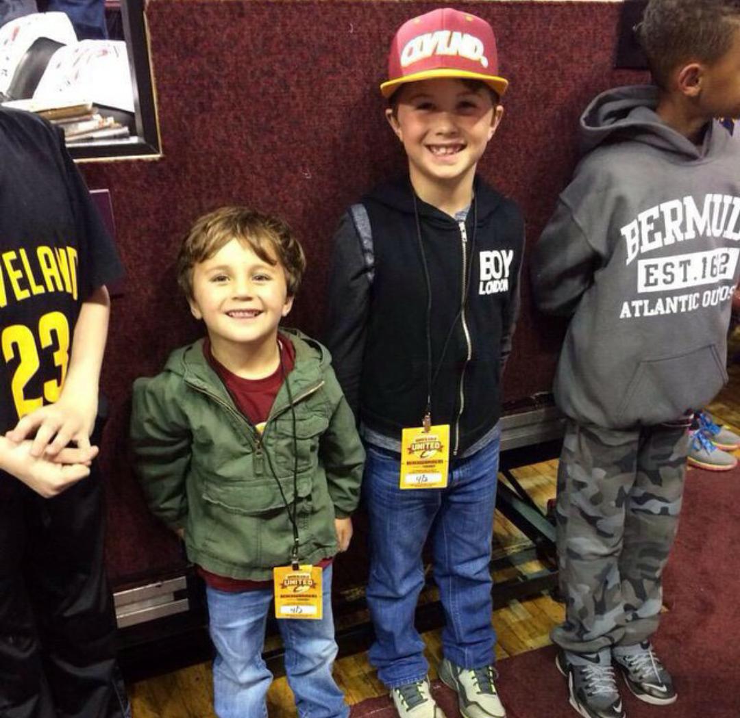 drunkontlb's tweet photo. Look at little bo and Tate. They're growing up so fast 😭😍 http://t.co/kPChVvNMNb