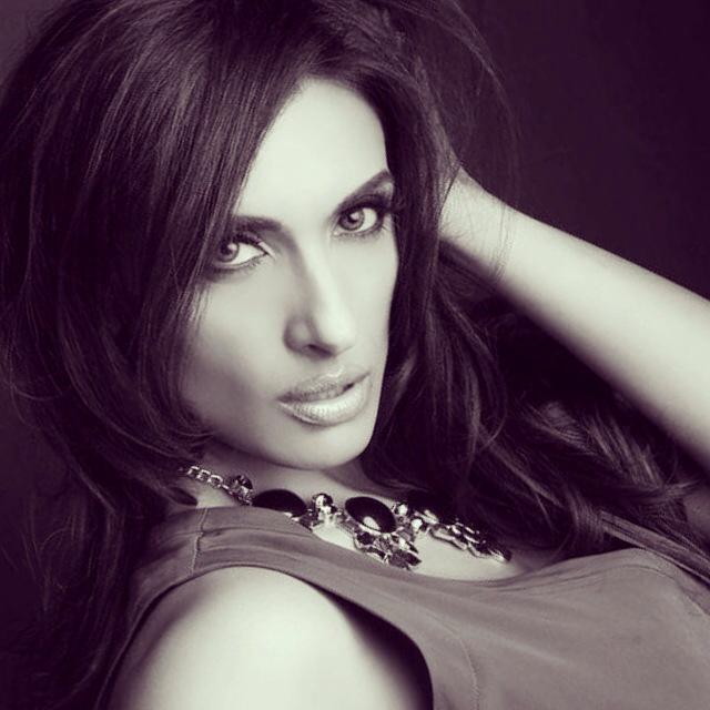 Amrit Dhaliwal on Twitter: quot Image by Alexia Lombard stylized by