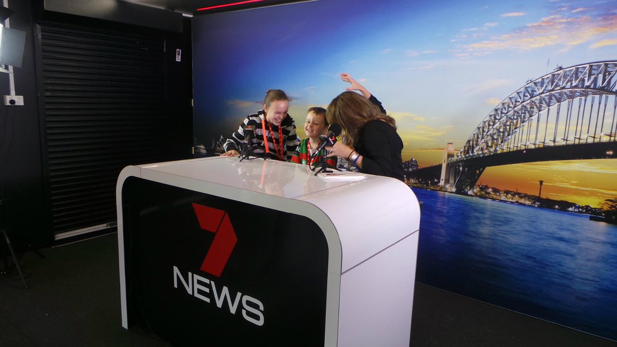 ChrisBathTV's tweet image. Scaring small, unsuspecting #Rabbitohs supporters at #EasterShow #7Live for @TheParraEels &amp;amp; #7News