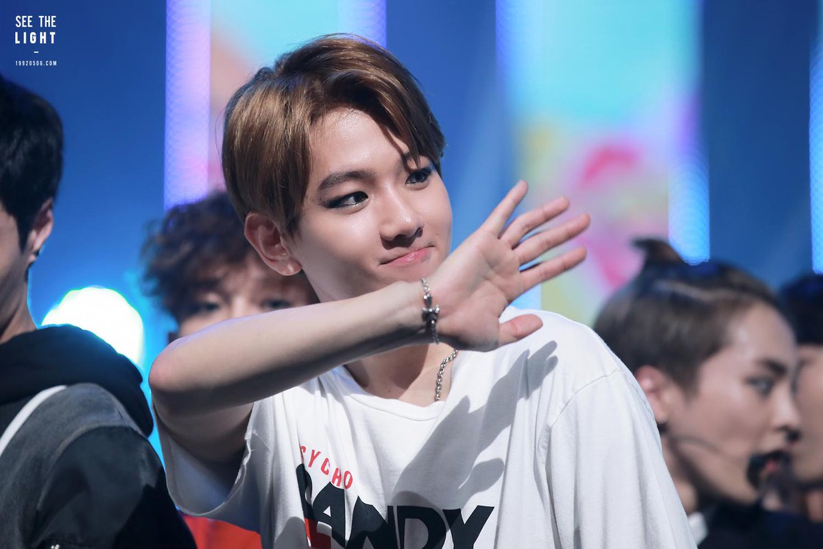 cla1reeyy's tweet photo. "@EXOind: [HQ] 150403 EXO Comeback stage #callmebaby on M!Countdown - BAEKHYUN (cr: see the light) http://t.co/4mihyzRiBf" Baekhyun cutiee♥♡
