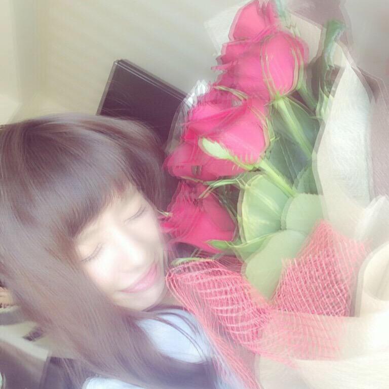 yppij's tweet photo. 本家様 誕生日おめでとうございます。
そして 卒業おめでとうございます！ http://t.co/WWEdNe5glM