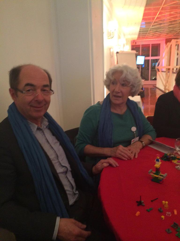 pasquier_apm's tweet photo. #semapm #presidents Nantes et Lyon construisent ... Belle symétrie ... http://t.co/QoxyzlJvov