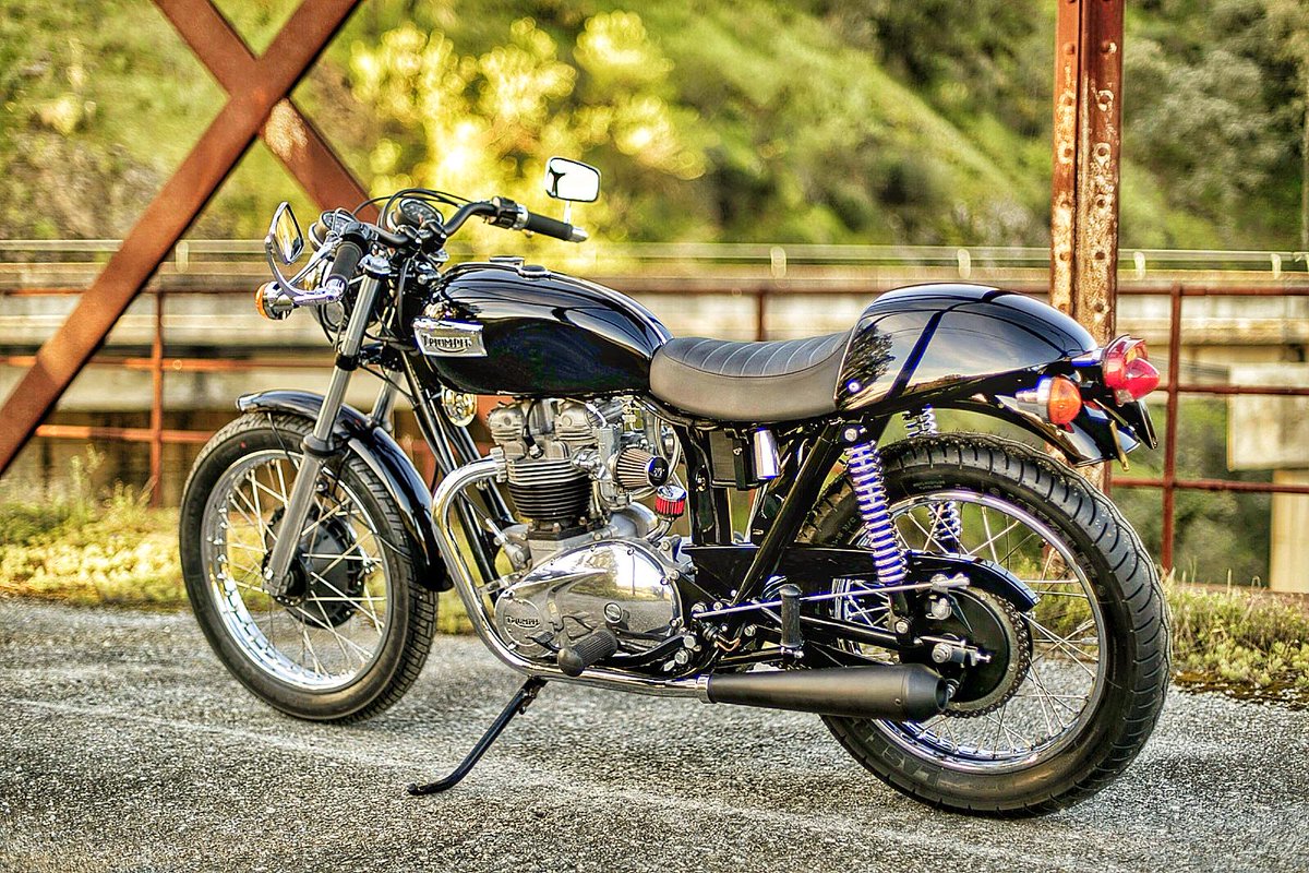mjhperformanceb's tweet photo. Transformación Triumph Bonneville T-120 - 1974/ Triumph Bonneville T-120 Transformation; 
http://t.co/hHrKgaEafK http://t.co/vMn4TyfBs3