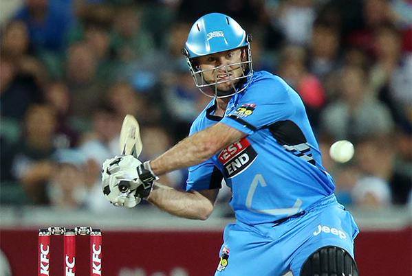 AyrtekCricket's tweet photo. Were giving away this Signed @StrikersBBL helmet by @tludey that was used in this years #BBL14 simply RT this to win! http://t.co/0VAHFOniva