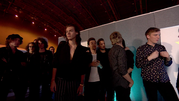 deborahapsari's tweet photo. RT @1DFANBASE_INDO HARRY #BBCMusicAwardsOnNETtv http://t.co/LbEl9of7vZ