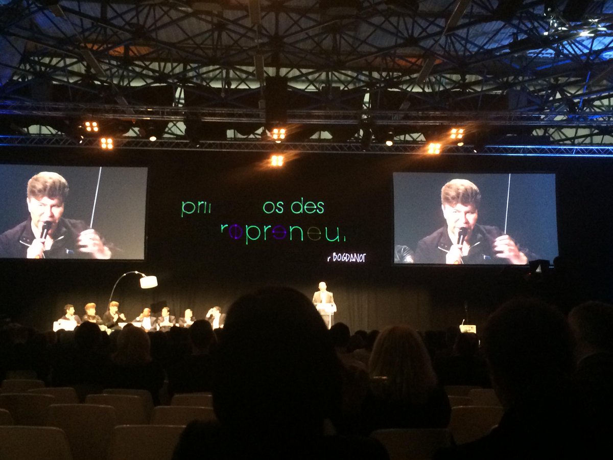 Quelques photos d'hier #PECONNECT : 
Les frères Bogdanov parallèle entre le BIG BANG et BIG DATA.
