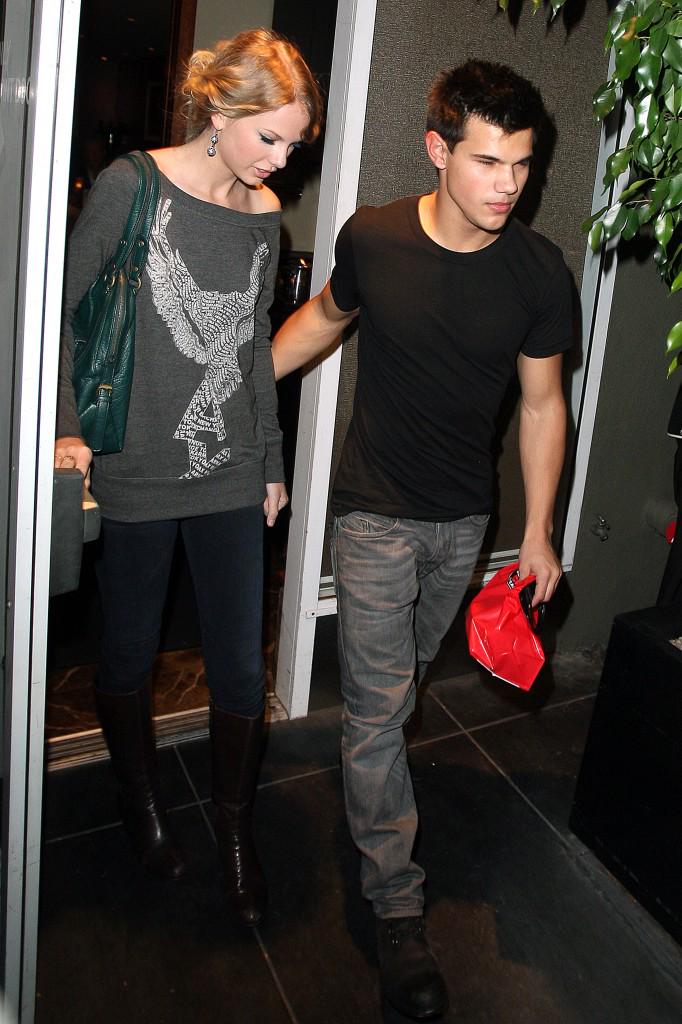 meowgaarethh's tweet image. CAN WE JUST