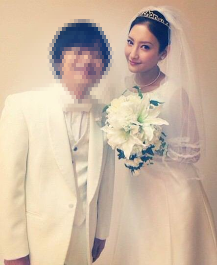 EraBobian's tweet photo. 【結婚速報】

モデルの菜々緒が
結婚したことを発表！！

お相手はなんと
芸人のあの人・・・（画像あり）

まじだった・・・

→http://t.co/nYzwEO7RnF http://t.co/a0fe4qsxmZ