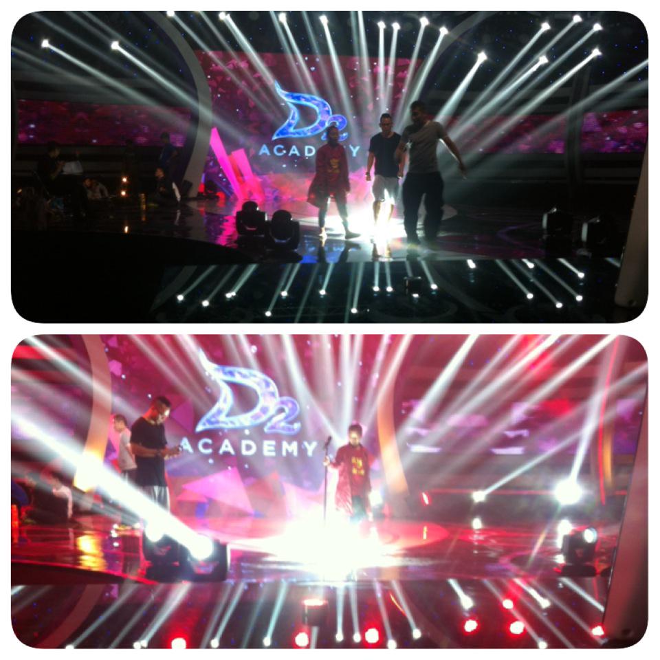 Swan_daru's tweet photo. On rehearsal @DA2_Ayu #DAcademy2 @IndosiarID http://t.co/wy58VPzIRQ