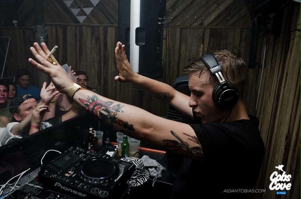 Tonight we welcome our good friend <a href="/iamDasKapital/">DAS KAPITAL</a> to St Francis Bay, we got some mad drink specials, come early! 🙌