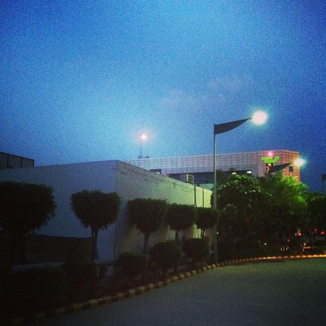 BrijeshT's tweet image. Out of office #beforeDark #gurgaon #totalTimePass ift.tt/1xIfU68