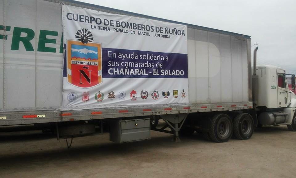 reddeemergencia's tweet photo. "@Rosadalays: Cuerpo de Bomberos Ñuñoa llega a Cuartel General de Chañaral con ayuda a sus camaradas! http://t.co/0mqLJuLqmU"