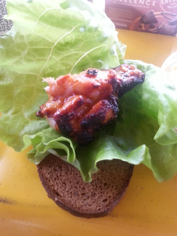 Lindina7's tweet photo. Mierīgā piektdiena kopā ar ģimeni un mīļo @konansyeah 🍖⛅ https://t.co/2de8ECeySB http://t.co/yz0xHxzHsW