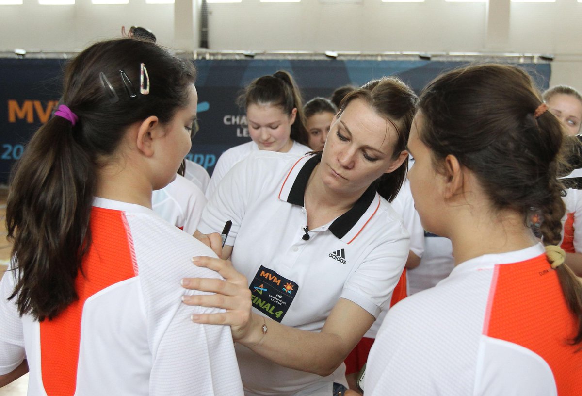 "A dream come true today" - <a href="/AGorbicz13/">Görbicz Anita</a> visits girls team in MVM's CSR campaign: ehffinal4.com/women/en/news_… #ehffinal4