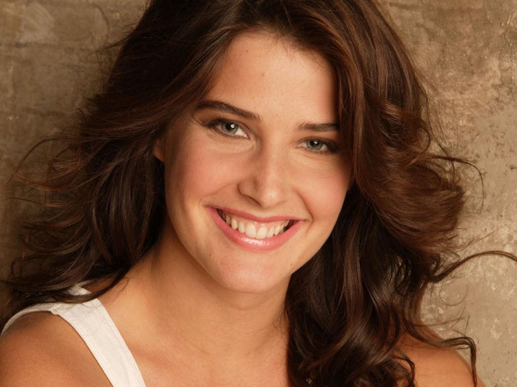 Happy 33rd birthday today for actress Cobie Smulders from TV\s \"How I Met Your Mother\". 