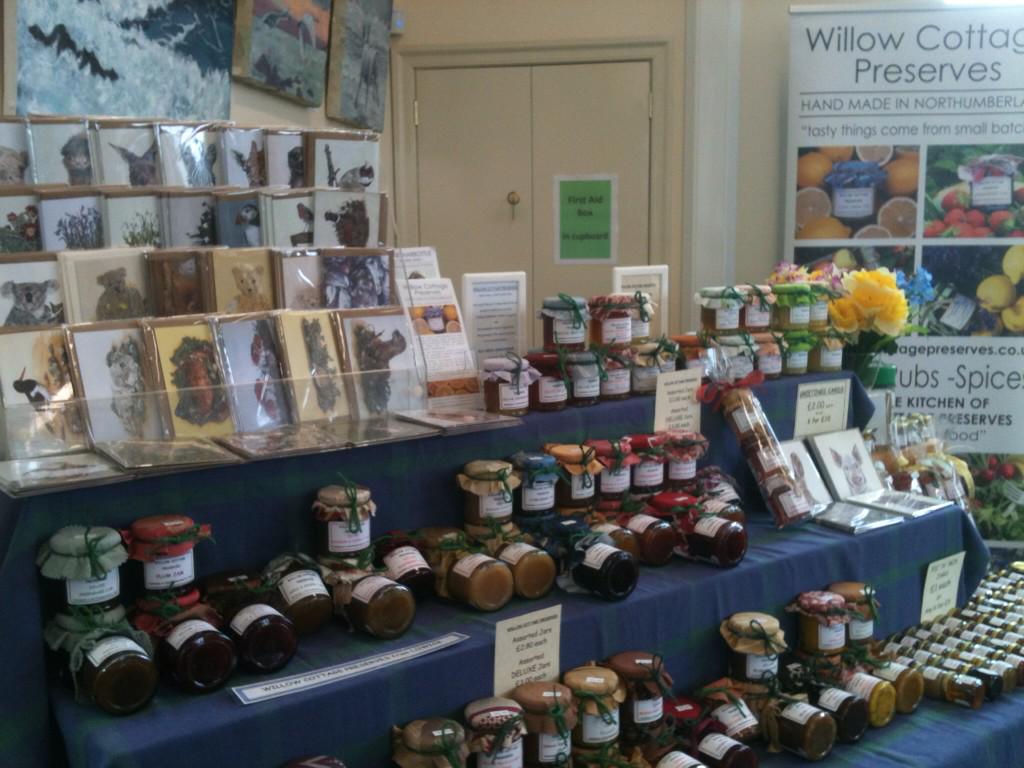 JHarbottleArt's tweet photo. @jonesandjonests @doddingtondairy @TippleTails @BlinkinImp @gingerducksoap Busy at Easter market @StAbbsMarket :)x http://t.co/ODKlq5rQf6