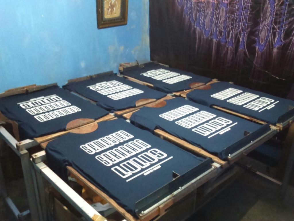 Ini produksi kami yg nanti akan dikirim ke UPI Serang (Banten) 
Ayooo mana kampus kalian.. 
SEMESTER SEKARANG LULUS