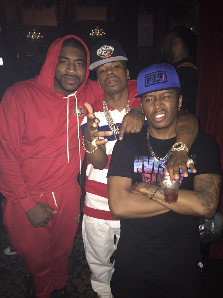 FerrariSimmons's tweet photo. My dawgs @plies x @Djholiday last night at Opera Night Club w/ @VYBEnation #PartyWithFerrari http://t.co/AEQ3Urcnv7