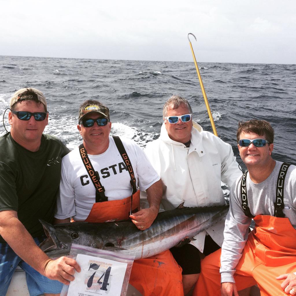Whitney_D_Ann's tweet image. Wishing I was 60 miles east... #yesterdayscatch #wahoo #tournament #MoneyShot