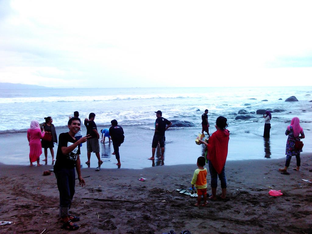 TEVC_Indonesia's tweet photo. #tevciexplorepelabuhanratu 
#eventtevci
Cc @Tevci_Tangerang @Tevci_Jakarta @TevciBekasi @tevci_lampung @TEVCI_SMI  http://t.co/r9A1Yf3bJu