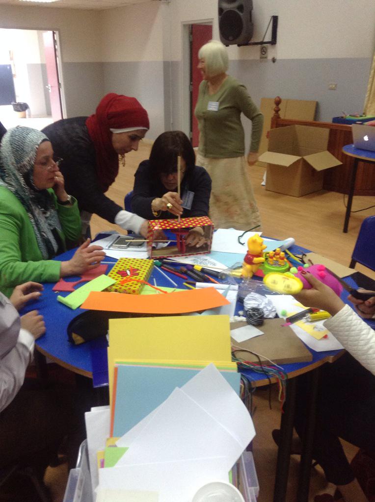 Hhhsinfo's tweet photo. Creative minds in Action! http://t.co/QbEbkPY0C6