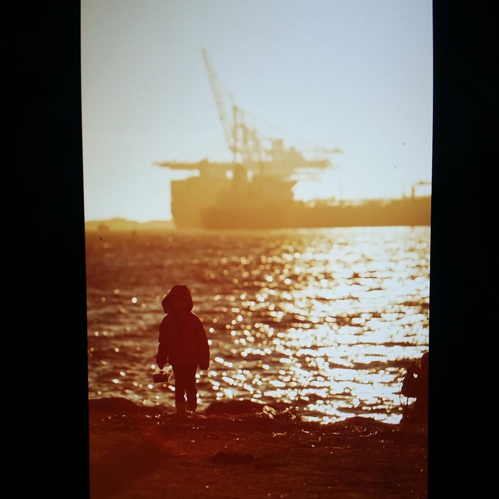 Screenshot of unexpected photo taken during a shoot for Stadsmissionen in #goteborg #editing <a href="/NikonEurope/">NikonEurope</a> #magichour