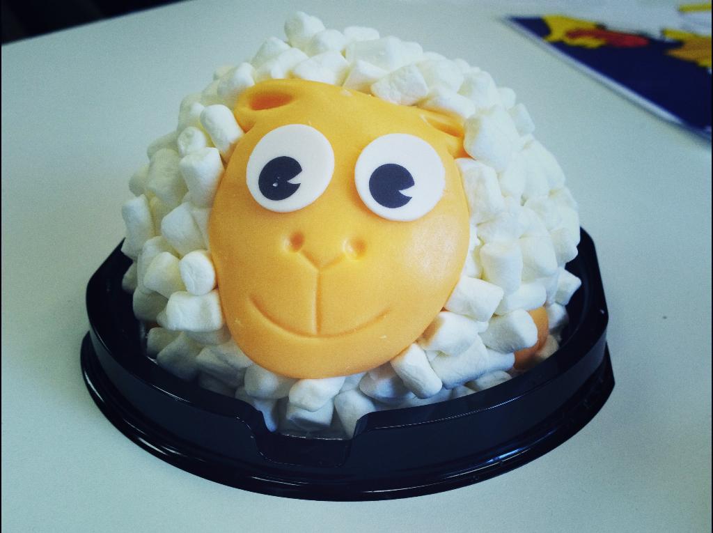 EdinMathSoc's tweet image. Final Year Pizza Party @UoEMaths sees a guest appearance from @haggismaths