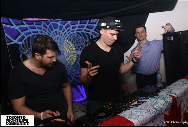 MikeLeithal's tweet photo. Tech house and Techno #rave tonight at Li'ly lounge 🙌 #decadence2015 round 2 http://t.co/12z940qPFb