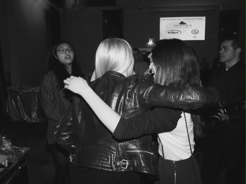 BAEtheArtist's tweet photo. @Brenda_Mullen with some amazing fans! .xx http://t.co/4c1zG6DH6i
