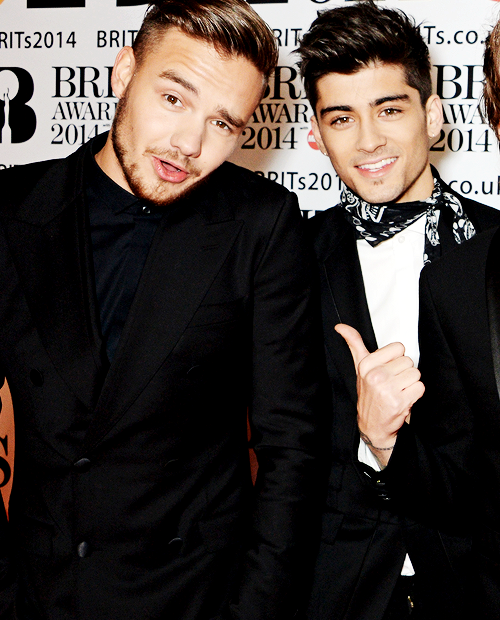 xthankyouharryx's tweet photo. Brothers.. forever.

We're losing!

RT to VOTE!!

#OneDirection #TheyreTheOne @radiodisney http://t.co/v2j7MCrhvz