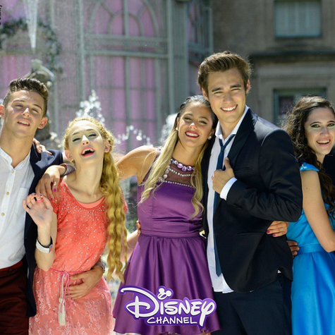DiversaoDisney's tweet photo. Olha o quem vem pra hoje em #Violetta:
O casamento mais esperado!
Não perca o último episódio, hoje ás 18:00H. http://t.co/R3SRGjEvwp