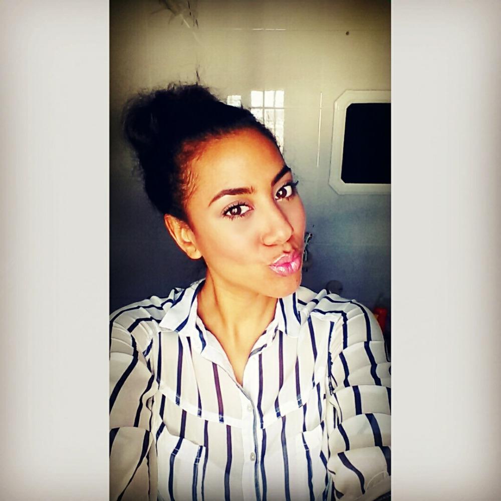 evamariadiallo's tweet photo. #me #kiss #jerez http://t.co/MslqfovBDN