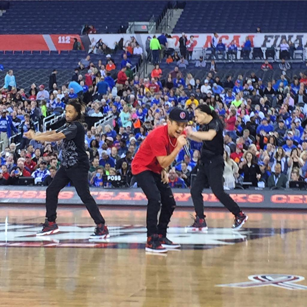 995zpl's tweet photo. It's @austinmahone!! #finalfour #austinmahone #indy #wzpl http://t.co/kZe4jcxV0D