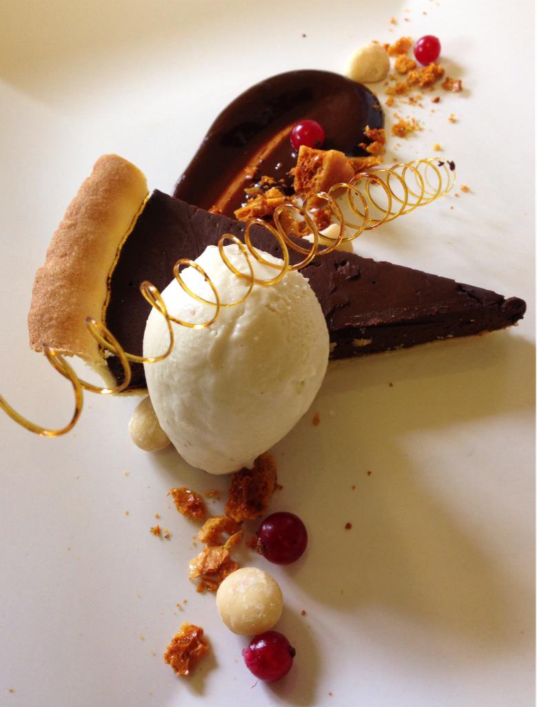 Chocolate torte, honeycomb, macadamia nuts &amp; ginger icecream - get in my belly! 😍