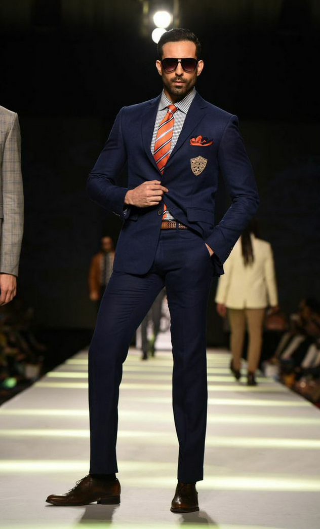 saraklondon's tweet photo. Behold ladies @HSYCOUTUREKING's back - we need to get our blazers back out for #SS15 ladies &amp; gents #TFPW #TFPW15 http://t.co/03gYt1NJr0