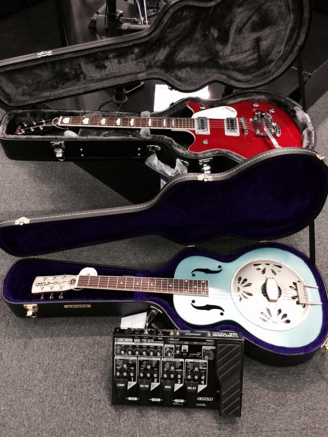 Swish_licks's tweet photo. Mr Radley's big shopping day @dawsonsmusic #Liverpool his #BossEasterEggs #ME-70 will make a welcome addition im sure http://t.co/csFKA245x4