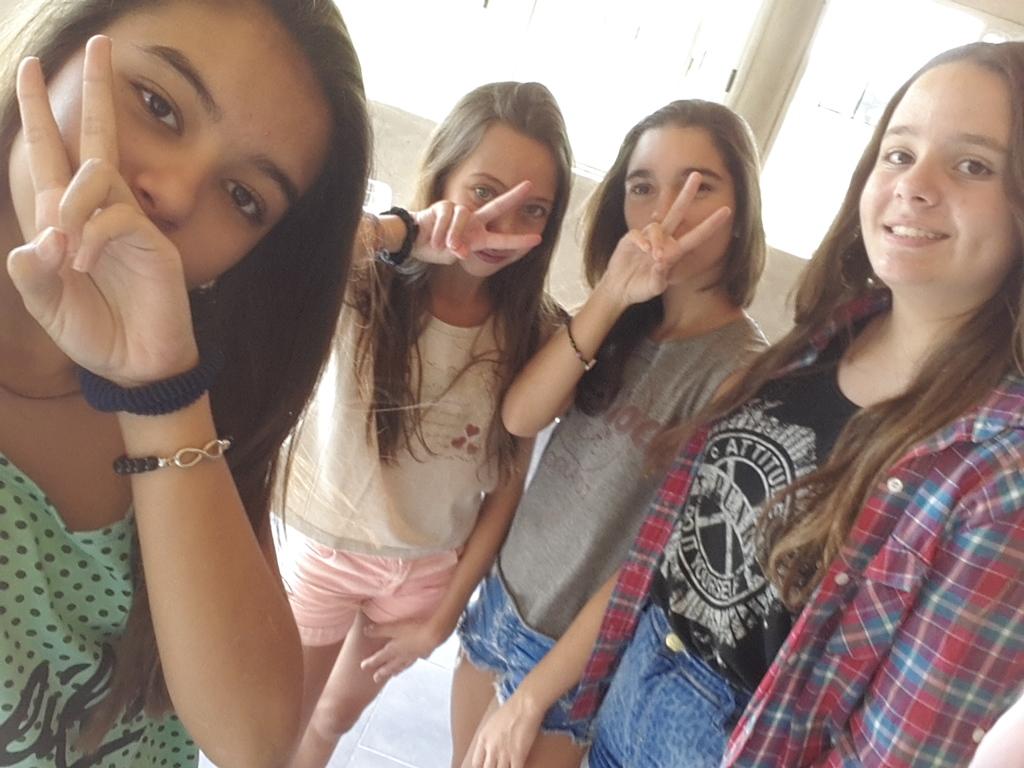 francodom66's tweet photo. ☆Tengo las amigas mas diosas del mundoo☆ http://t.co/HCyOov0JoC