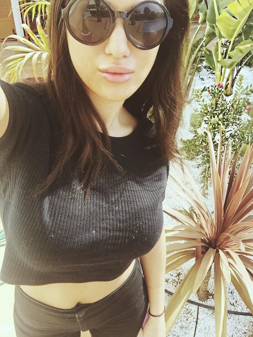 So freaking tropical #holiday http://t.co/rQs4INpEOV<a href="/tag/holiday"class="tags">#holiday</a>