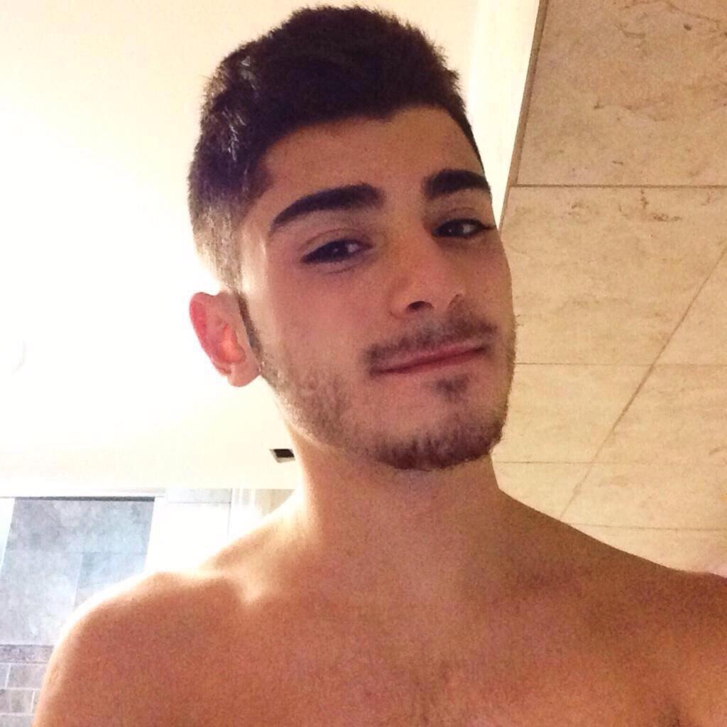 kir1055's tweet photo. この人誰？
ぜいんすぎてやばい
I vote for #OneDirection #TheyreTheOne @radiodisney http://t.co/iFJ38T2AZH