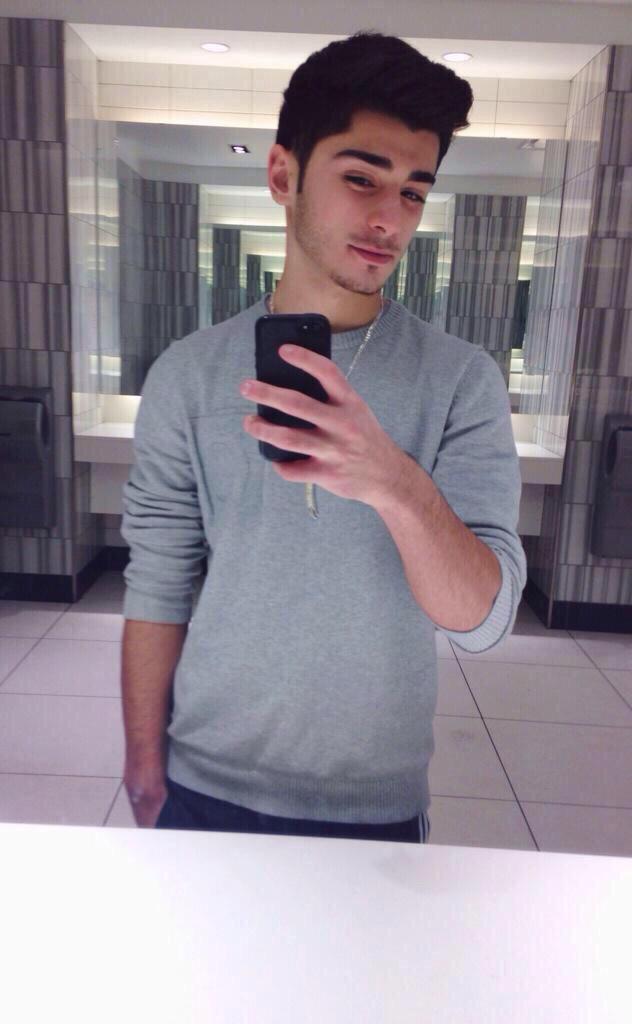 kir1055's tweet photo. この人誰？
ぜいんすぎてやばい
I vote for #OneDirection #TheyreTheOne @radiodisney http://t.co/iFJ38T2AZH