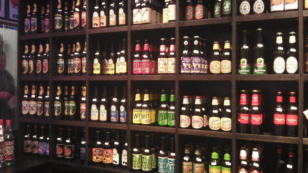 SaveDevStreet's tweet image. This photo should be embargoed b/c Mr @SimmoniteDivSt says the display isn't ready yet, but they now sell real ales!