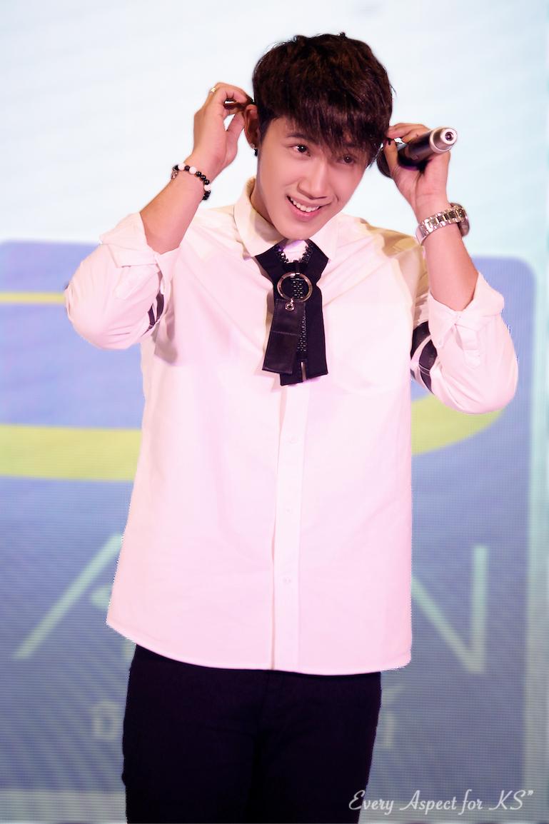 overdamxxn's tweet photo. 20150403 #KS ยิ้มอ่อนนนนน #EveryAspectForKS http://t.co/TNfeLIR40o