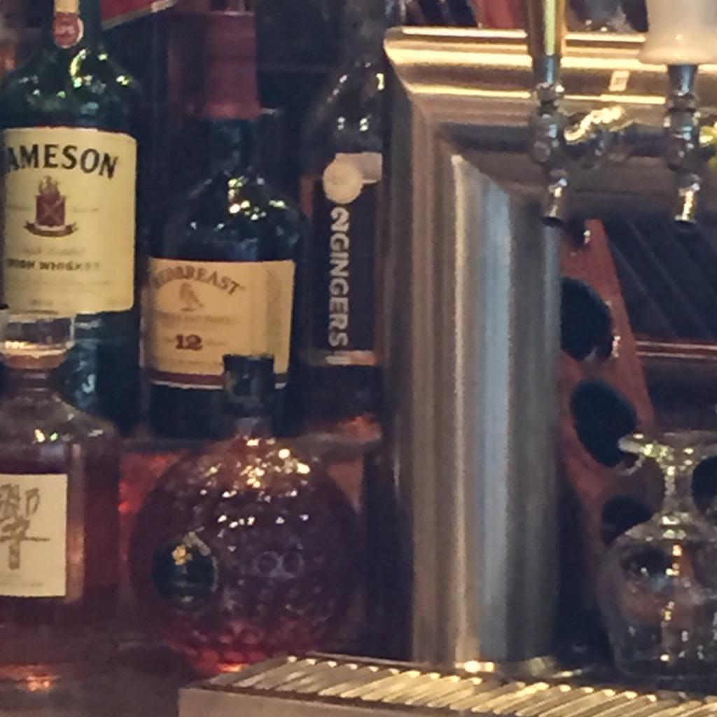 Jake_Born's tweet image. Saw this and thought of two pretty cool girls. @hale_yahh @M0rganWils0n Happy Easter ladies!