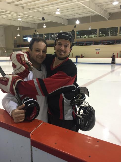 SouthRidgeClub's tweet photo. @AderaHome Now that's good sportsmanship! #ANNUALADERAHOCKEYTOURNY #cuddles http://t.co/RsNN4Kep4V